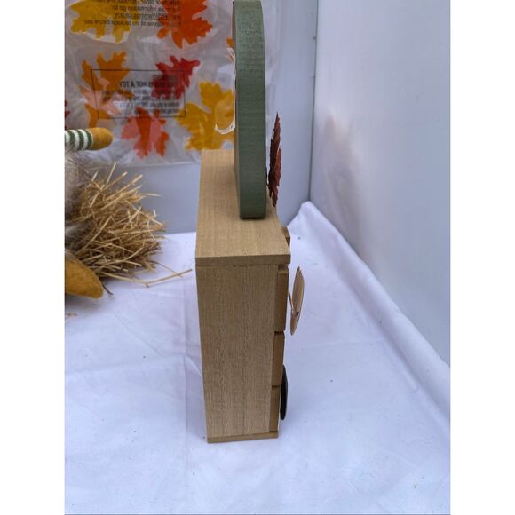 🍁 Fall Harvest Gnome Décor Set with LED Light & Happy Fall Y’all Sign🍁 - Picture 5 of 8